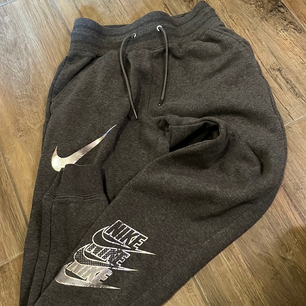 Gray Nike Sweatpants